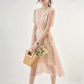 Французское розовое платье в нежный цветочек с V-образным вырезом, новая летняя юбка для чаепития с элегантным поясом 2023 года